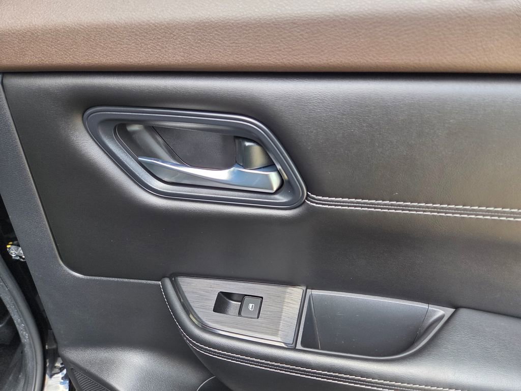 Used 2022 Nissan Rogue SV w/ SV Premium Package image 28