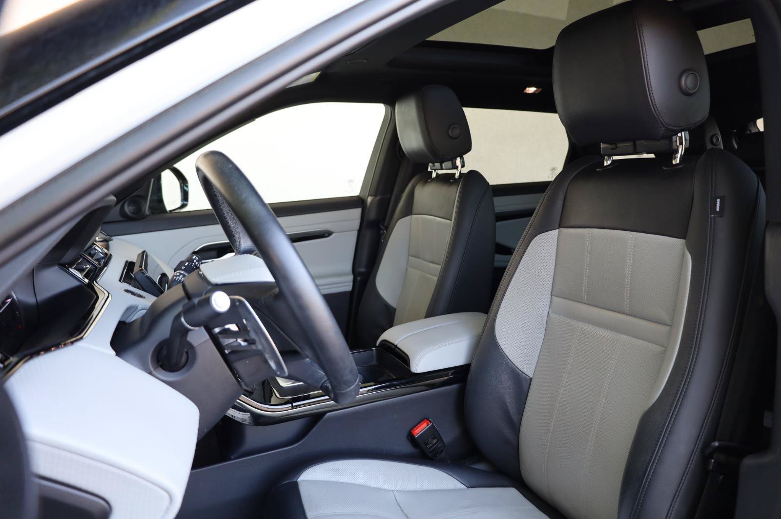Used 2023 Land Rover Range Rover Evoque R-Dynamic S AWD/4WD image 19