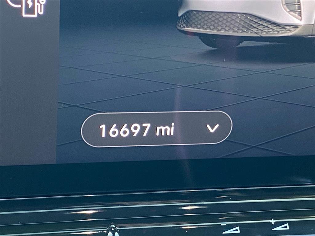 Certified 2022 Volkswagen ID.4 Pro S w/ Gradient Package image 18