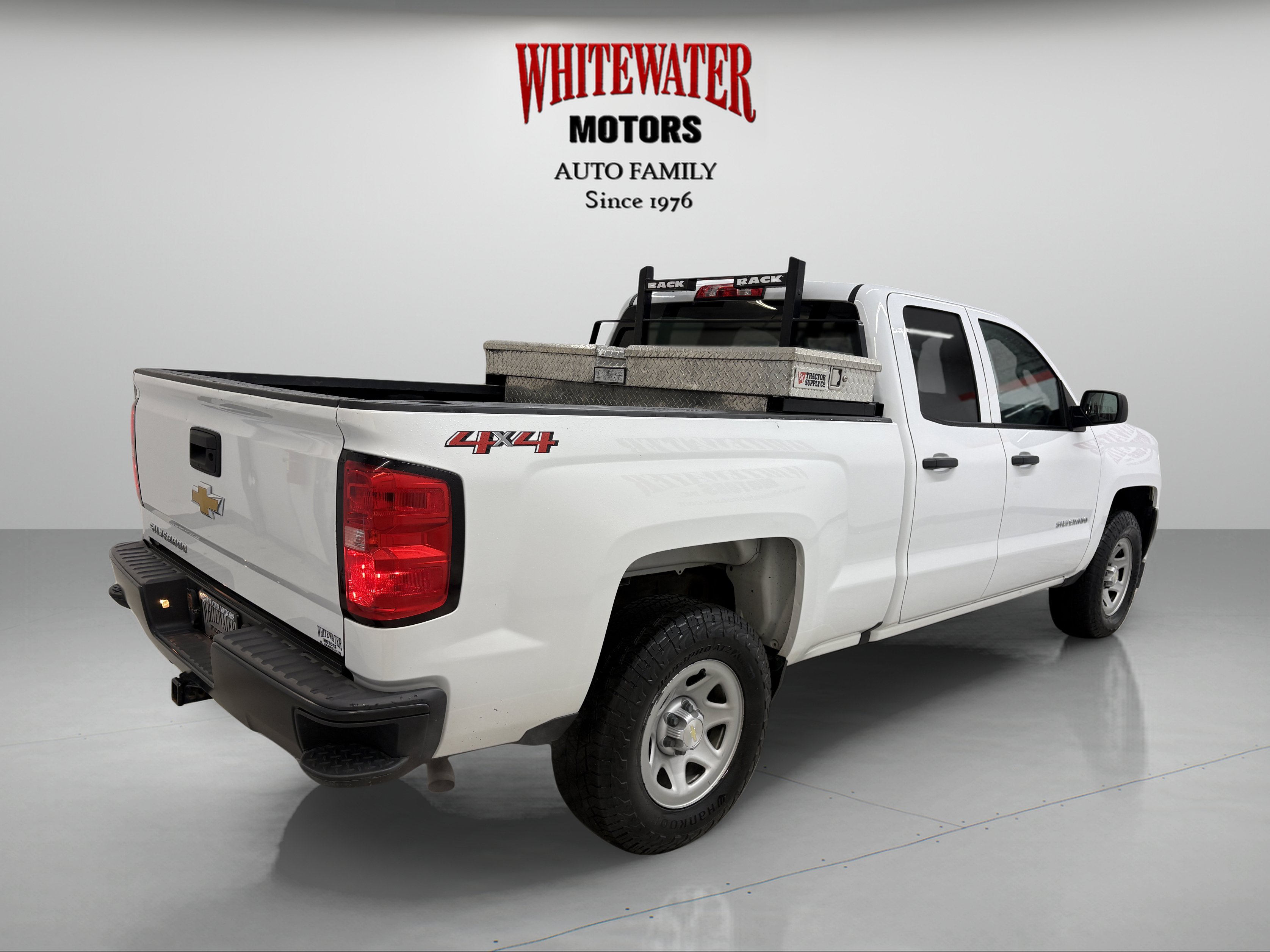 Used 2018 Chevrolet Silverado 1500 4x4 Double Cab image 4