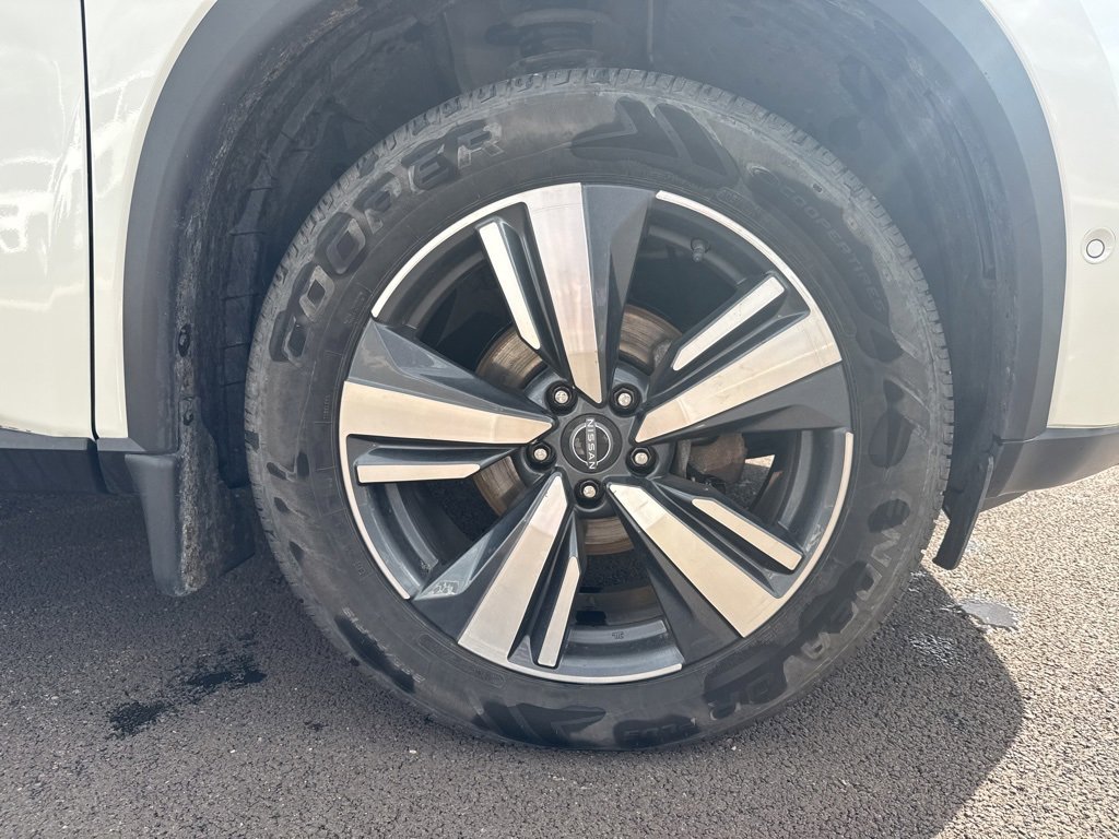 Used 2022 Nissan Rogue SL w/ SL Premium Package image 12