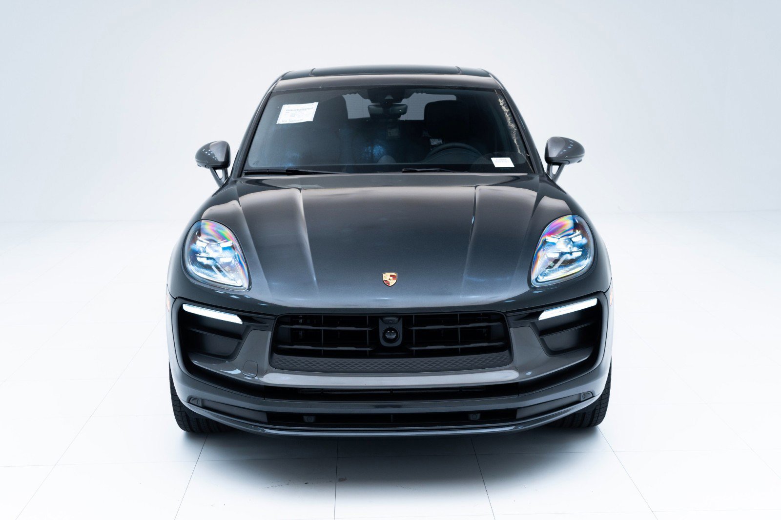 New 2025 Porsche Macan Turbo image 6