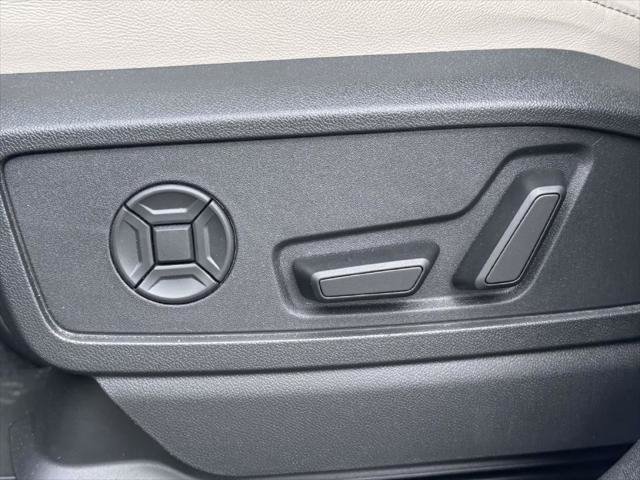Used 2025 Audi Q5 Premium w/ Convenience Package AWD/4WD image 28