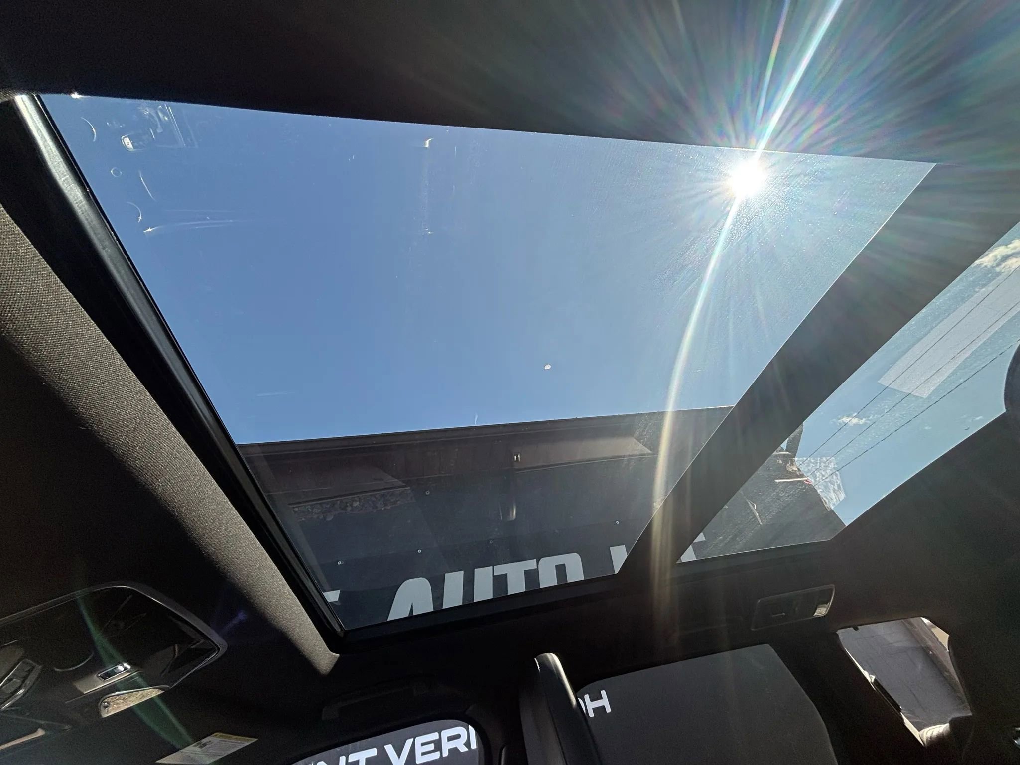 Used 2018 Land Rover Range Rover Sport SVR image 24