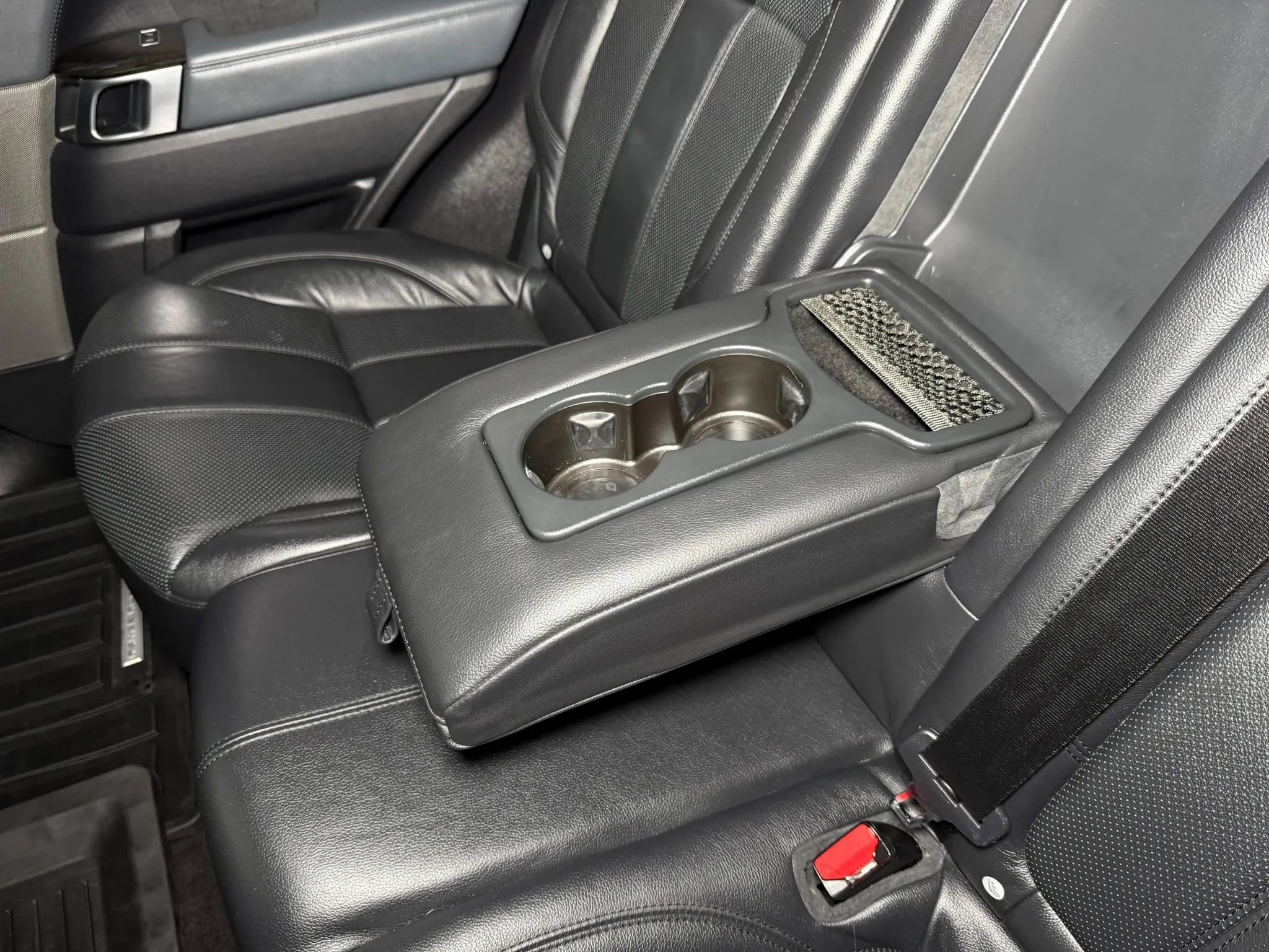 Used 2014 Land Rover Range Rover Sport SE image 51