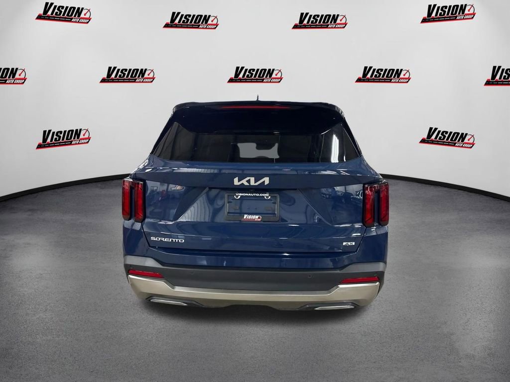 Certified 2025 Kia Sorento EX w/ Panoramic Sunroof Package image 6