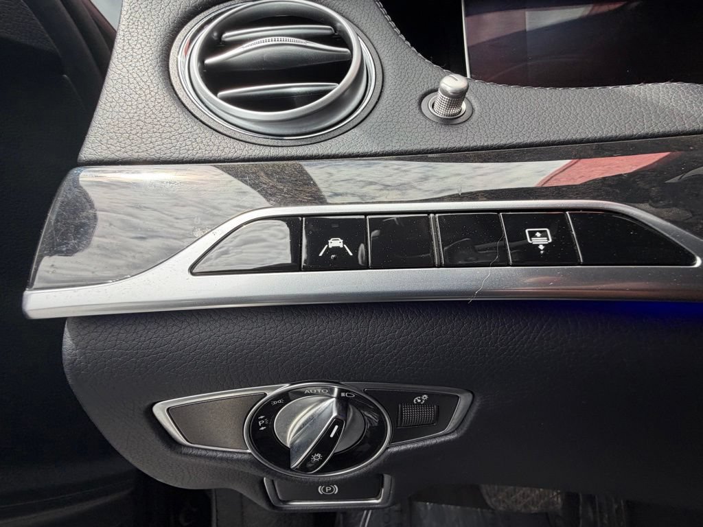 Used 2019 Mercedes-Benz S 560 Sedan image 12