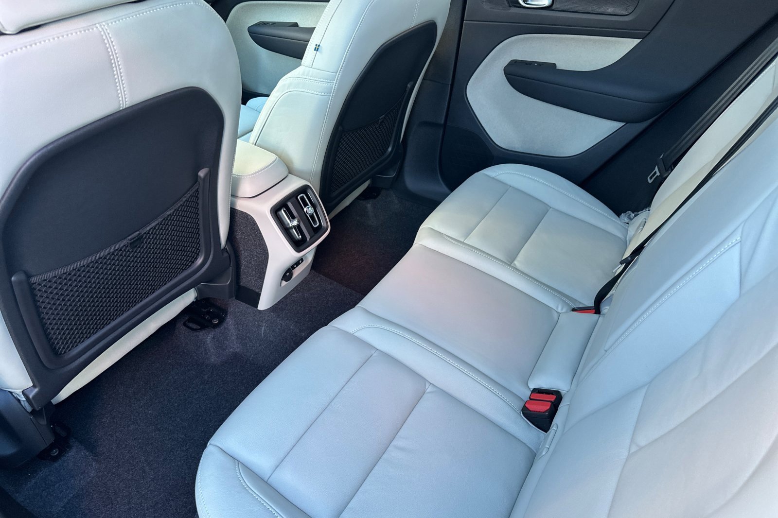 New 2026 Volvo XC40 B5 Plus w/ Protection Package Premier image 4