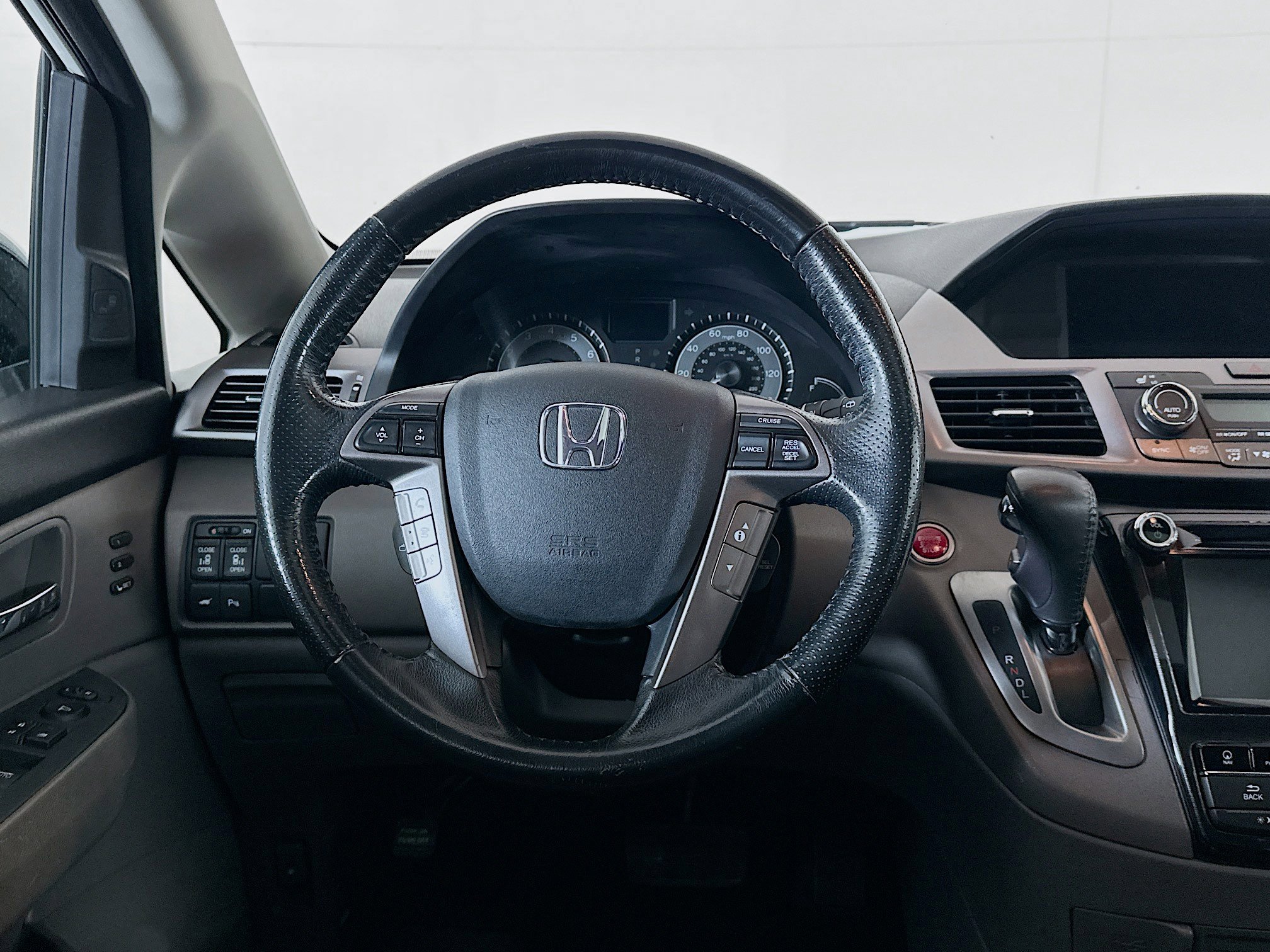 Used 2015 Honda Odyssey Touring Elite image 17