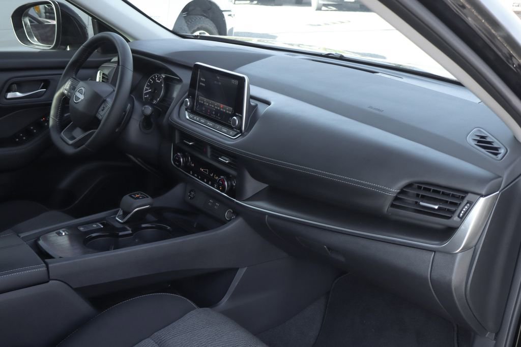 Used 2026 Nissan Rogue SV w/ Cold Weather Package image 39