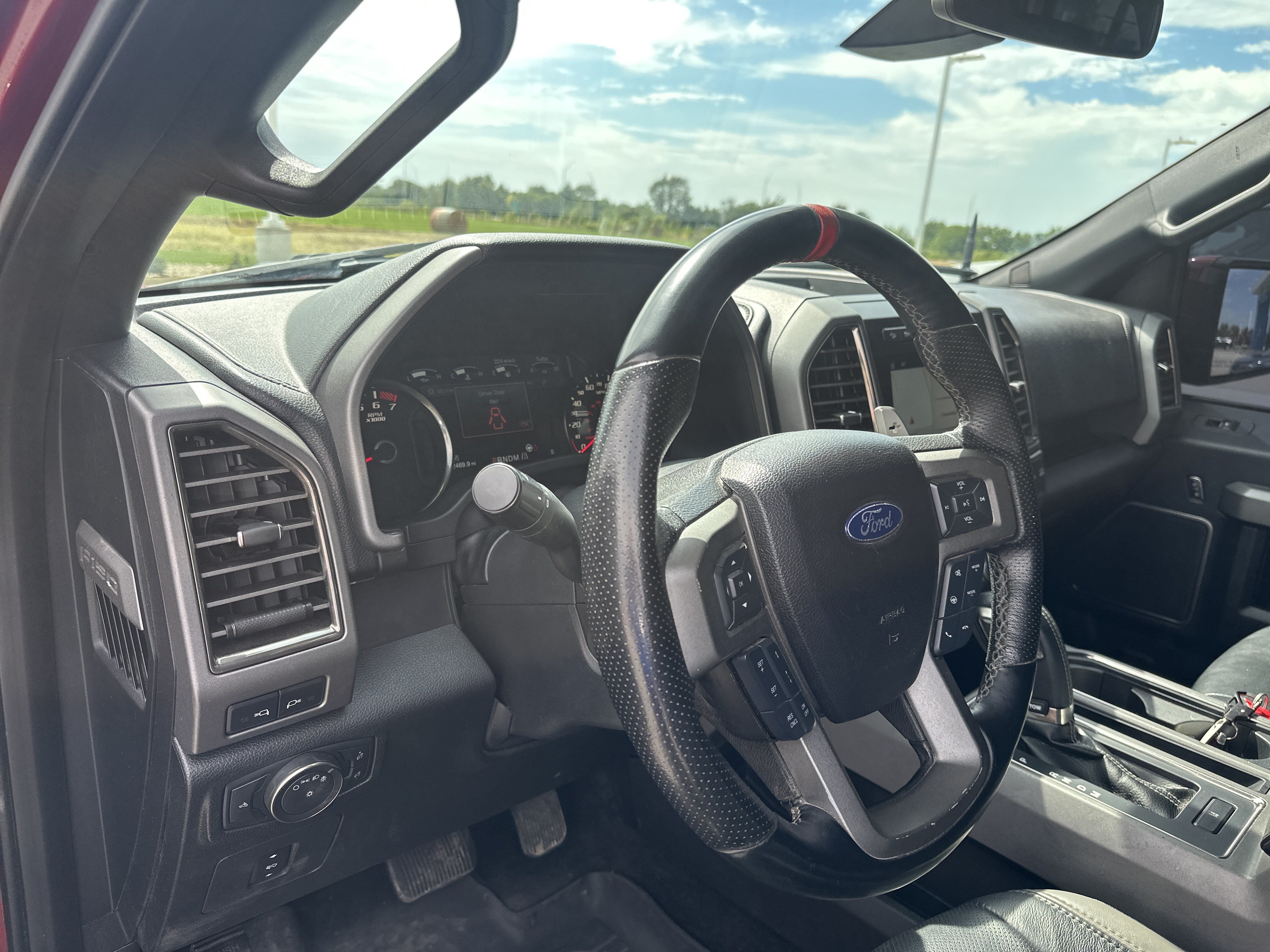 Used 2017 Ford F150 Raptor w/ Equipment Group 802A Luxury AWD/4WD image 14