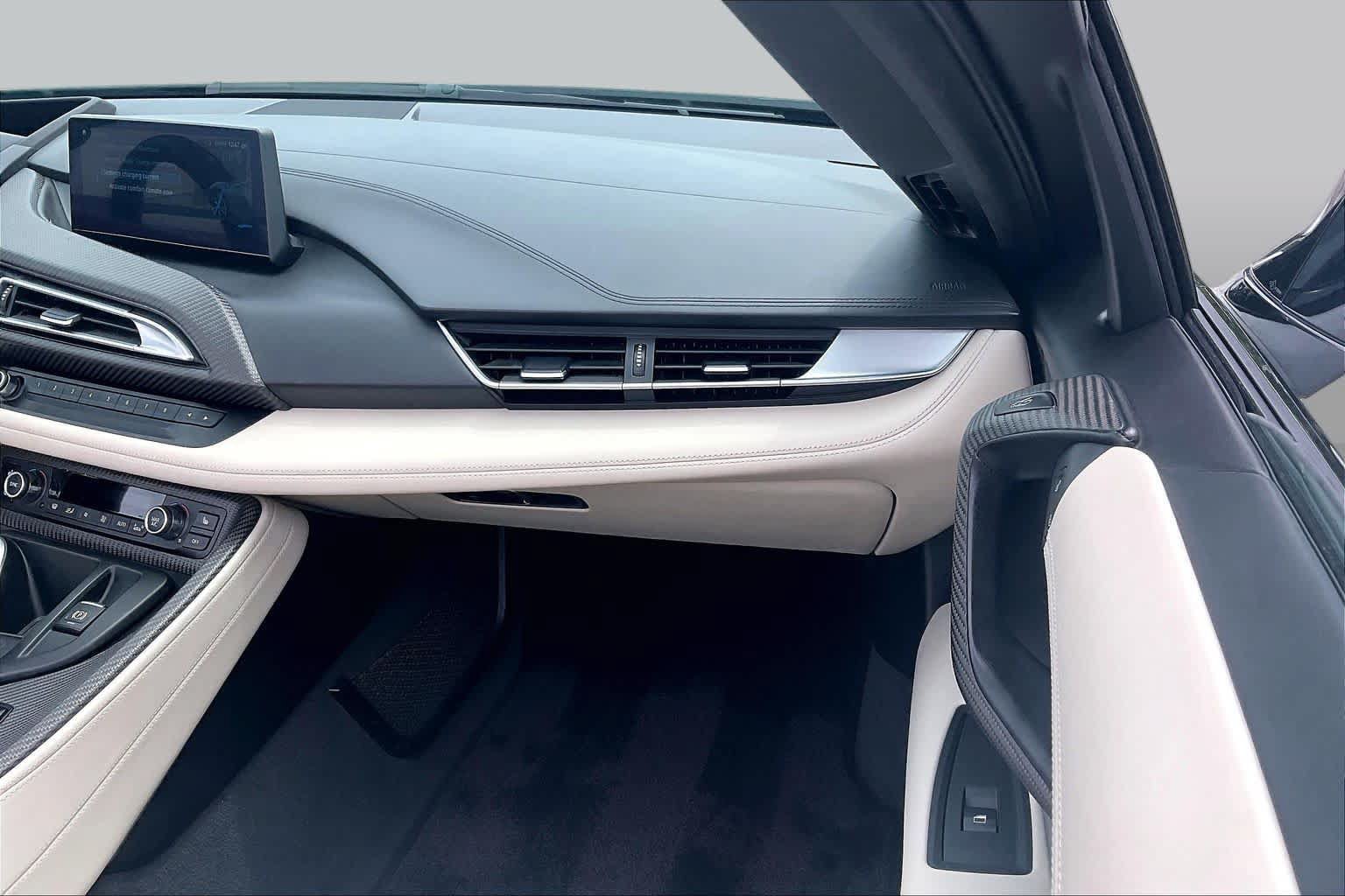 Used 2019 BMW i8 Roadster AWD/4WD image 17