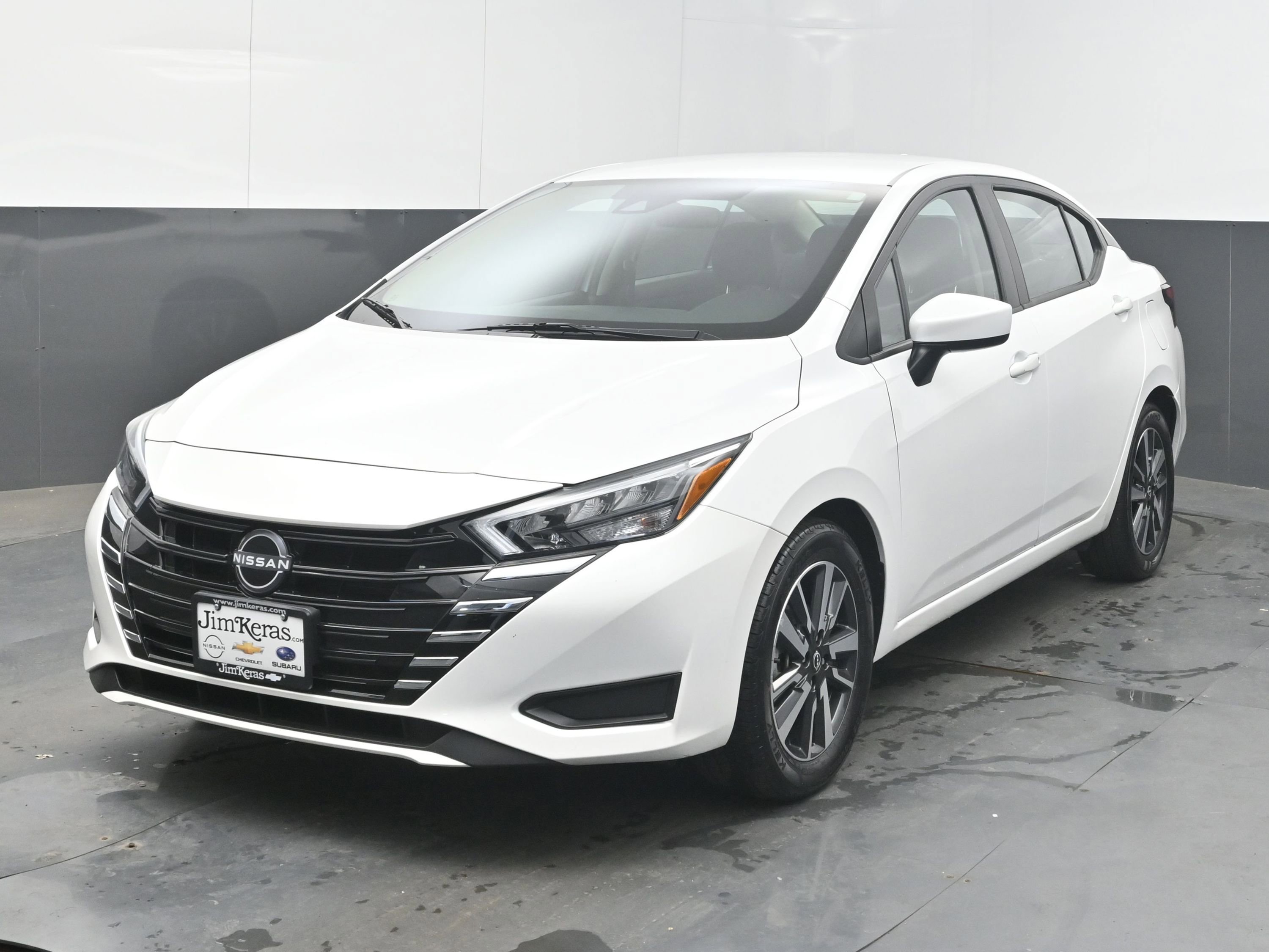 Used 2025 Nissan Versa SV image 4