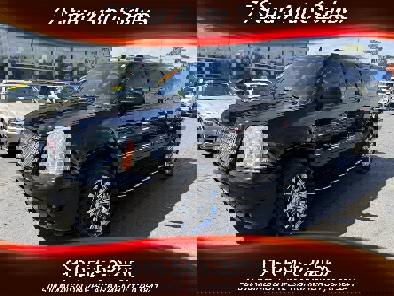 Used 2014 GMC Yukon XL Denali image 3