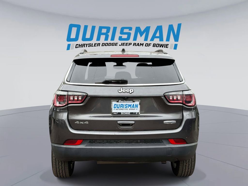 Used 2019 Jeep Compass Latitude image 3