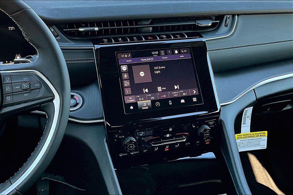 New 2025 Jeep Grand Cherokee Altitude image 7