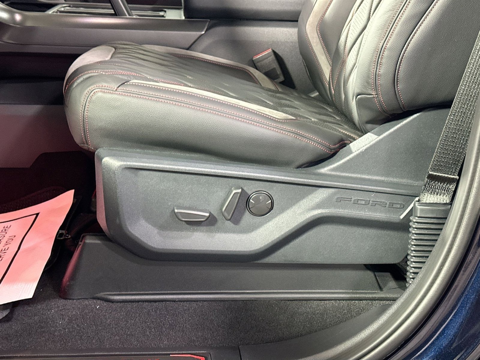 New 2025 Ford F150 Lariat w/ Equipment Group 501A Mid image 14