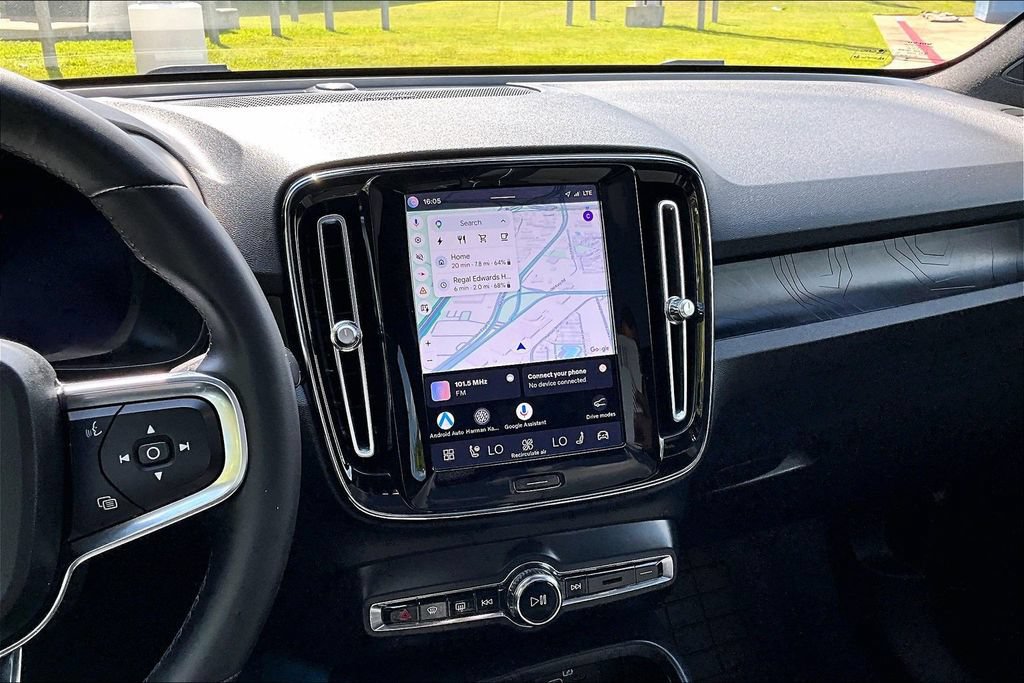 Certified 2023 Volvo C40 P8 Recharge Ultimate w/ Protection Package Premier AWD/4WD image 8