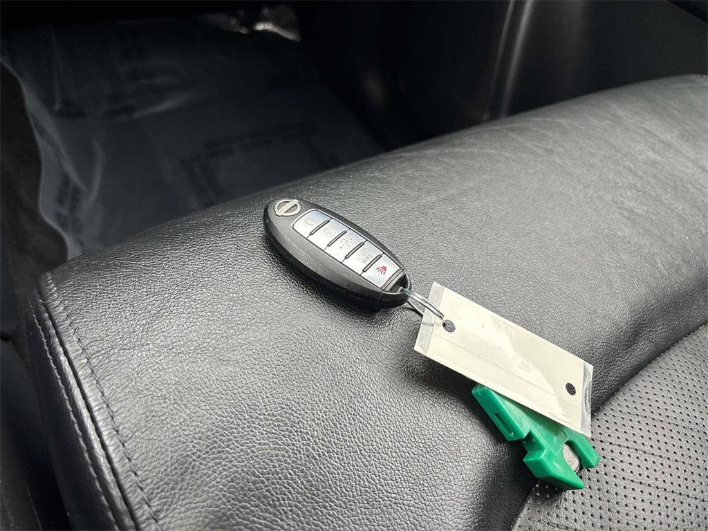 Used 2024 Nissan Armada SL w/ Captain's Chairs Package image 32