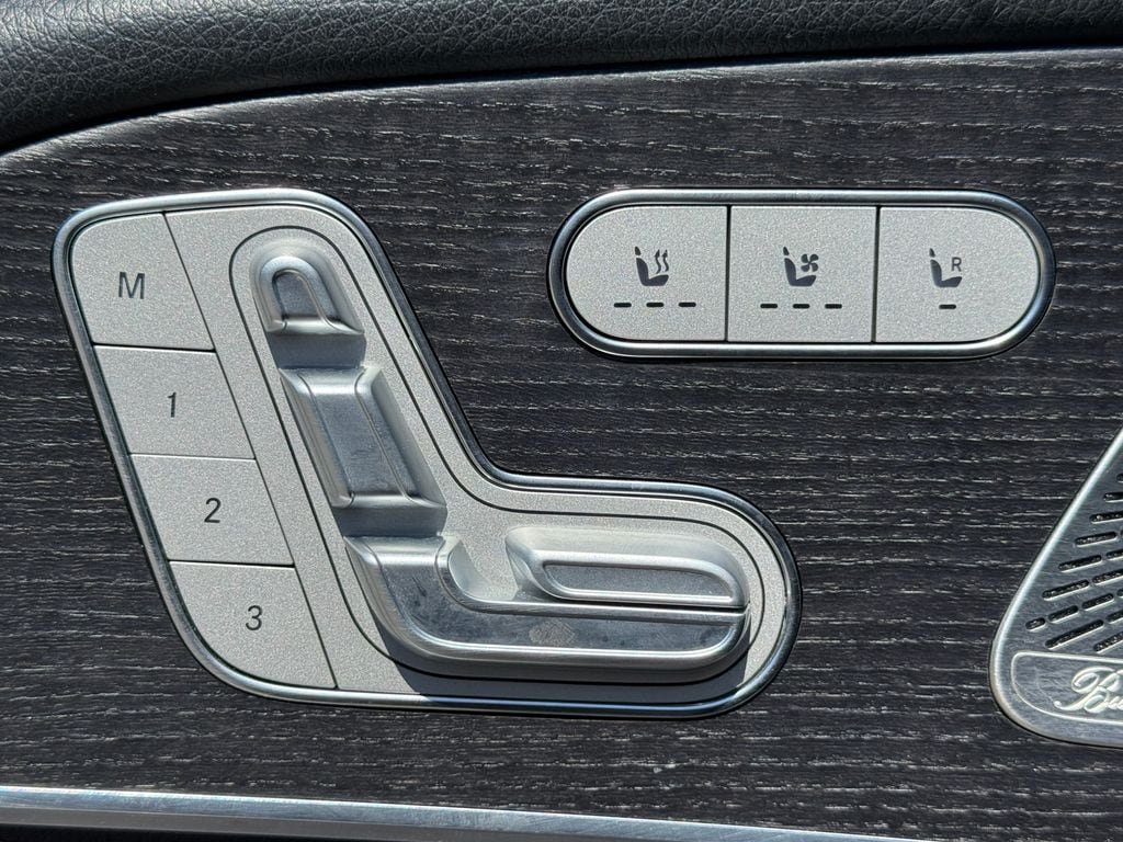Used 2022 Mercedes-Benz GLS 450 4MATIC image 17