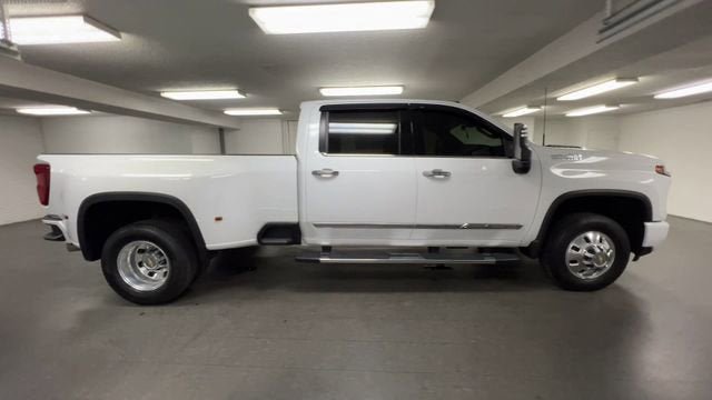 Certified 2024 Chevrolet Silverado 3500 High Country w/ Technology Package AWD/4WD image 9