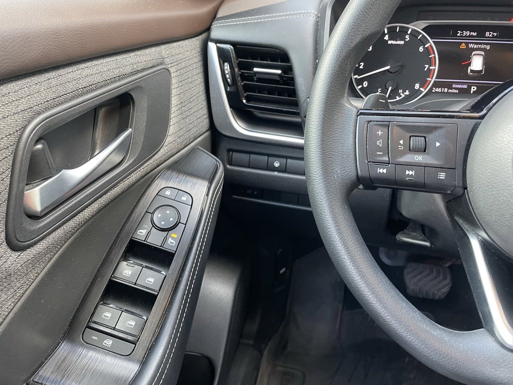 Certified 2021 Nissan Rogue SV image 12