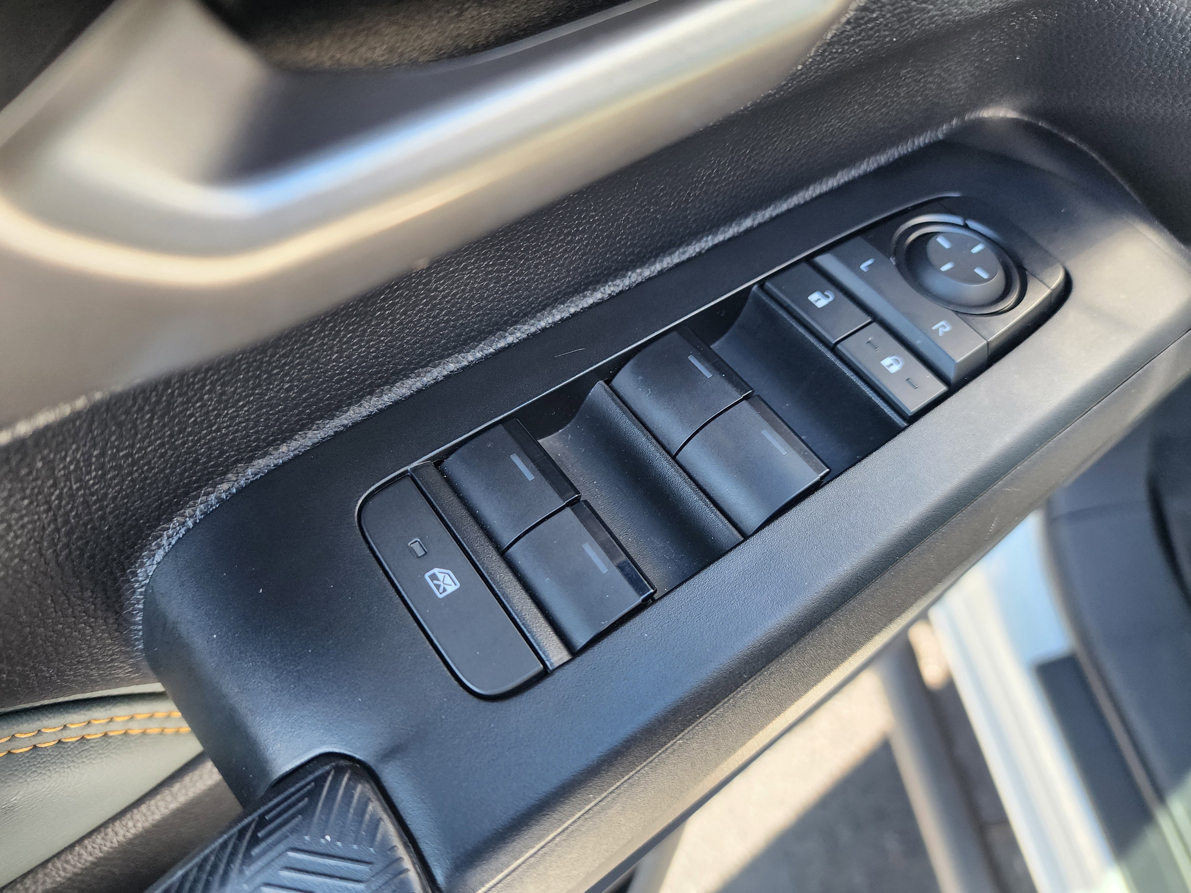 Used 2025 Toyota Tacoma 4x4 Double Cab Hybrid w/ Tow Tech Package image 25