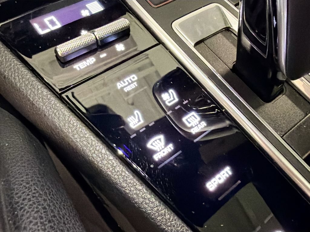 Certified 2020 Porsche Cayenne AWD/4WD image 22