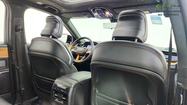 Used 2023 Jeep Grand Cherokee L Summit AWD/4WD image 27