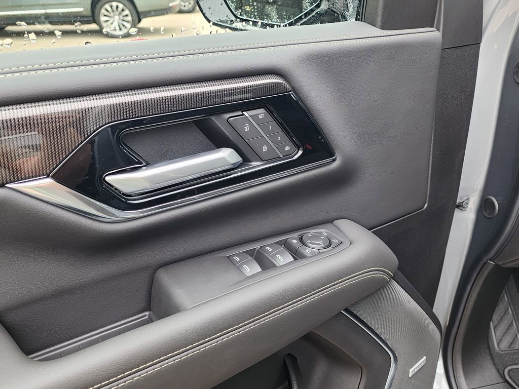 New 2026 GMC Yukon Elevation AWD/4WD image 13