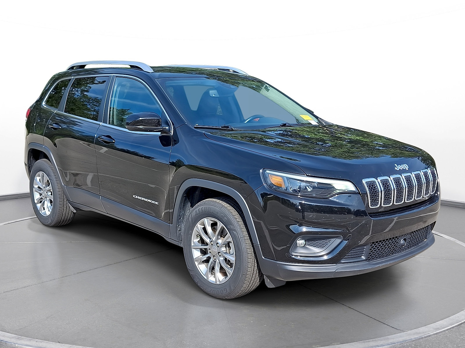Used 2021 Jeep Cherokee Latitude Lux w/ Comfort/Convenience Group AWD/4WD image 1