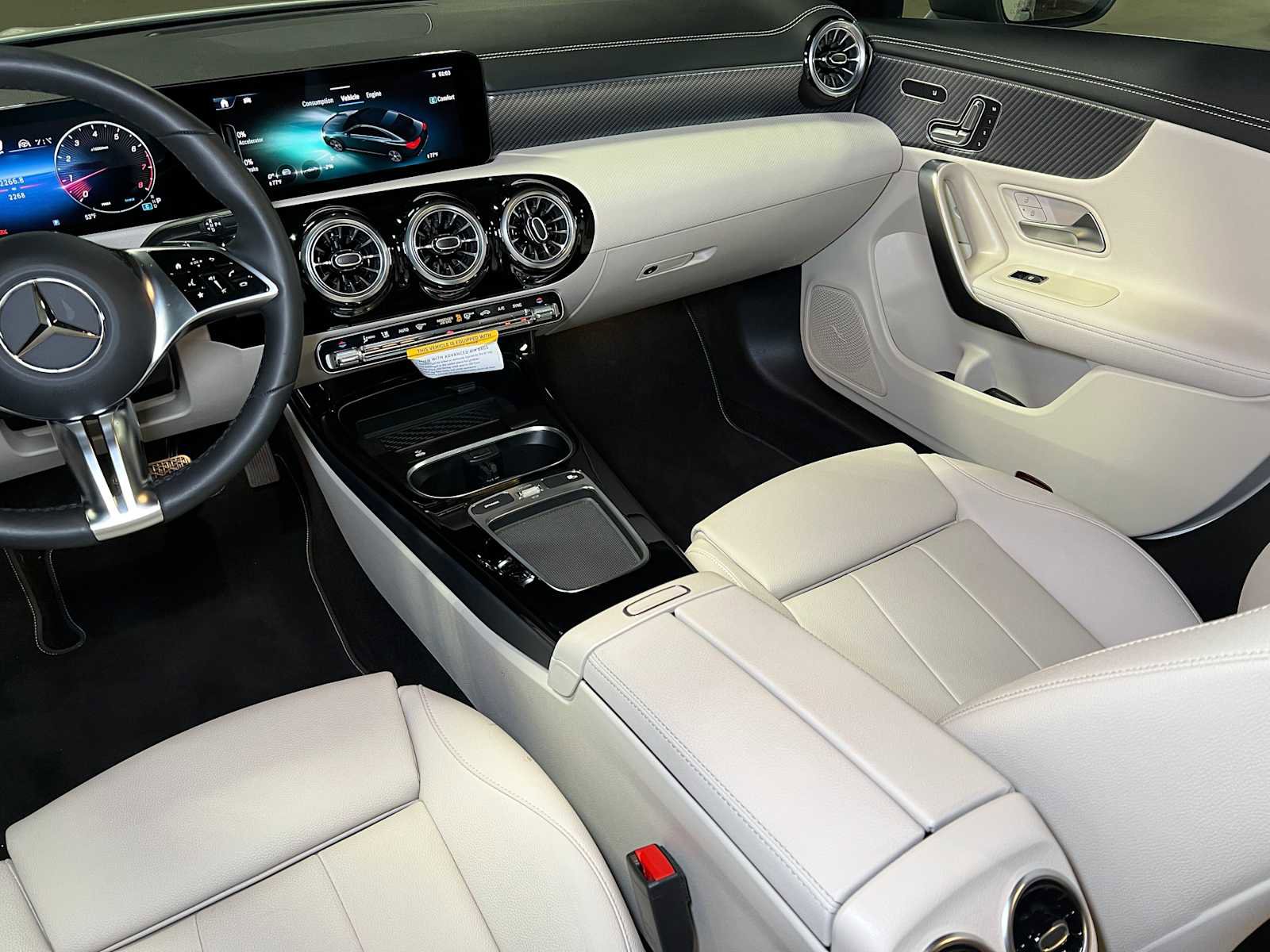 Used 2025 Mercedes-Benz CLA 250 4MATIC image 39