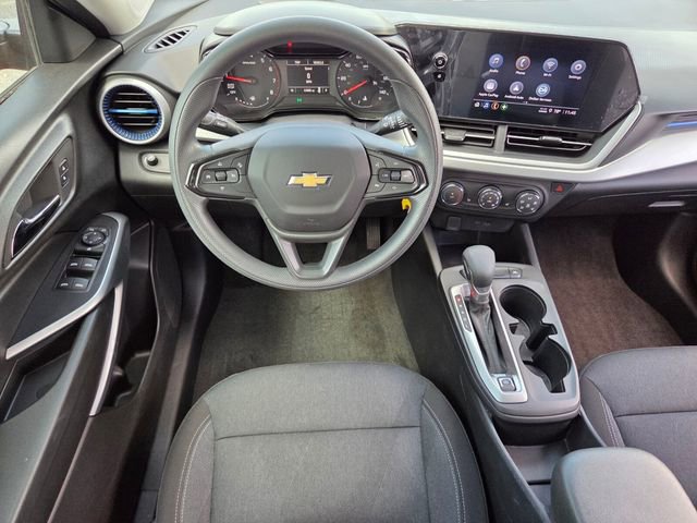 Used 2024 Chevrolet Trax LS w/ LS Convenience Package image 13