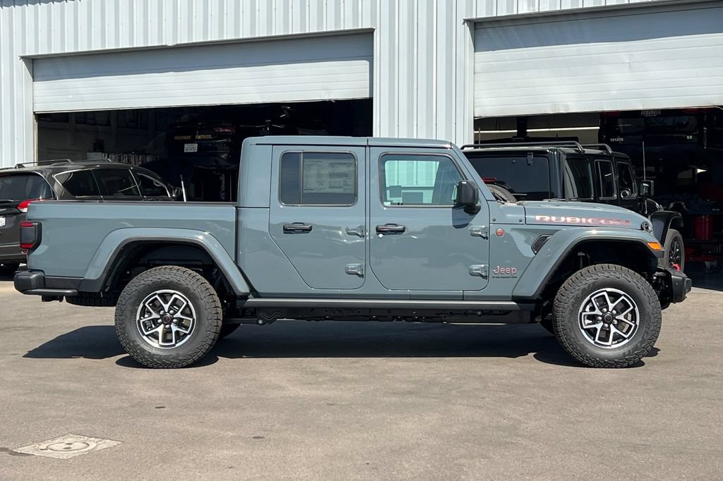 New 2026 Jeep Gladiator Rubicon w/ Steel Bumper Group AWD/4WD image 3