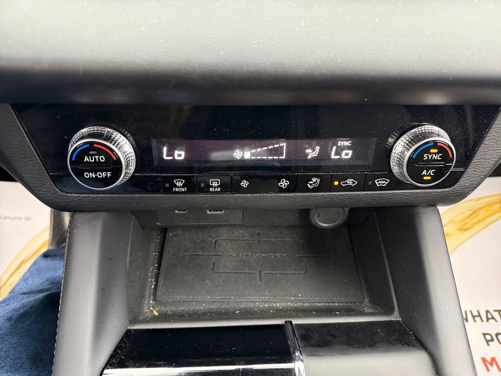 Used 2024 Mitsubishi Outlander ES image 31