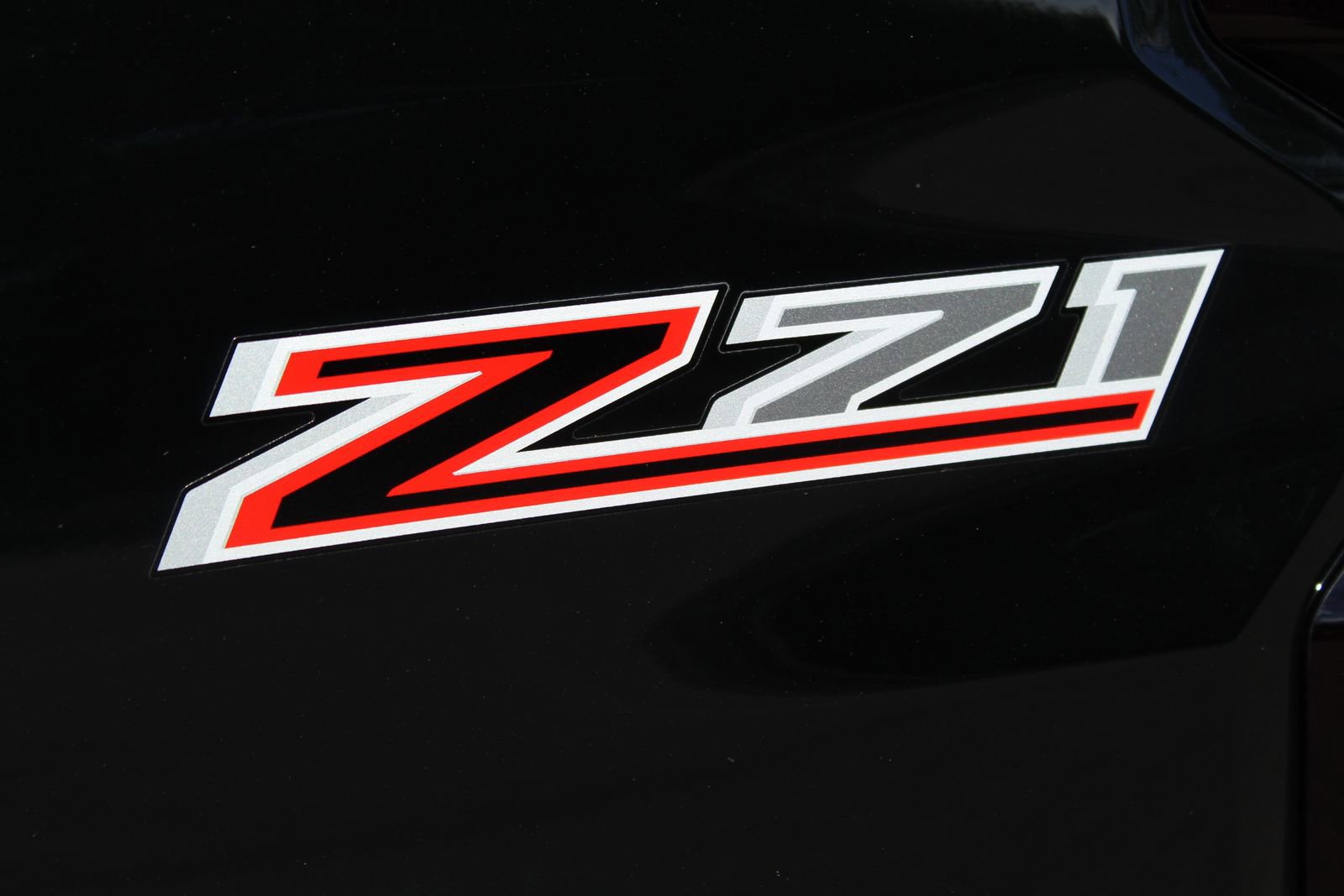 Used 2025 Chevrolet Colorado Z71 AWD/4WD image 29