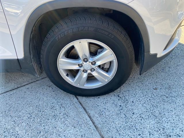 Used 2020 Chevrolet Trax LT FWD image 27