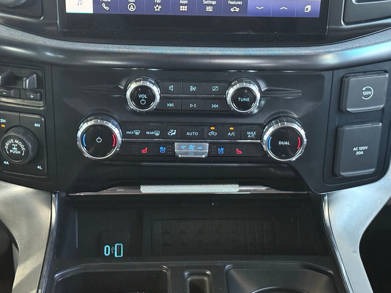 Used 2023 Ford F150 Limited image 27