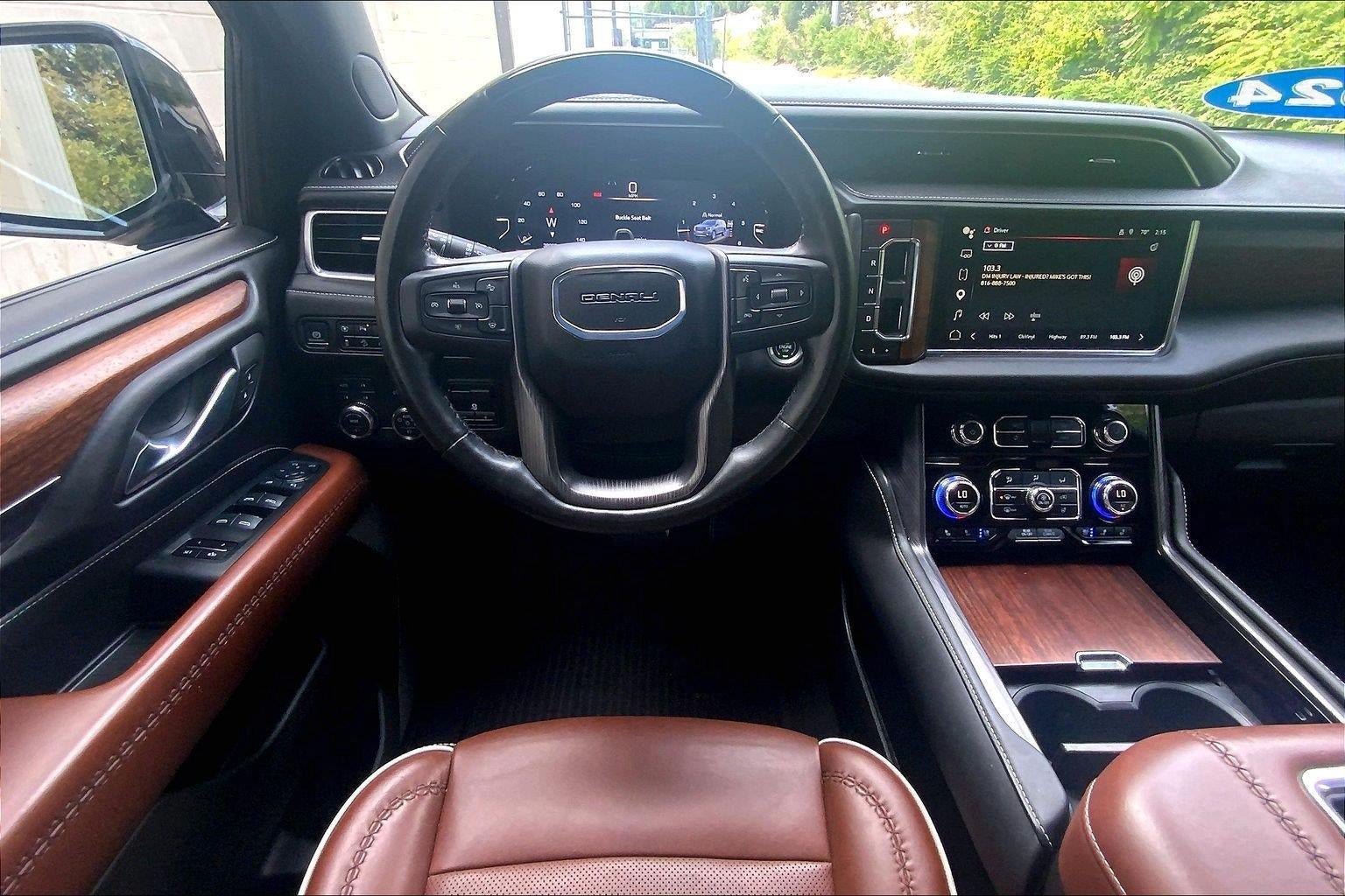 Used 2024 GMC Yukon XL Denali Ultimate AWD/4WD image 5