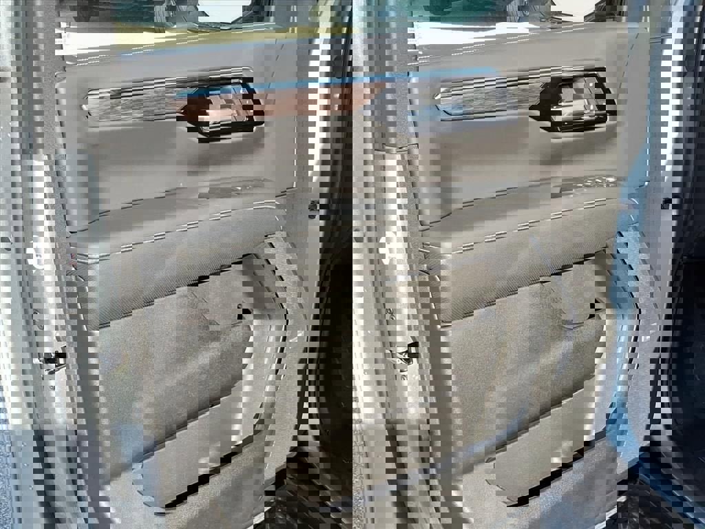 New 2025 Chevrolet Suburban Premier w/ Sun And Tow Package image 12