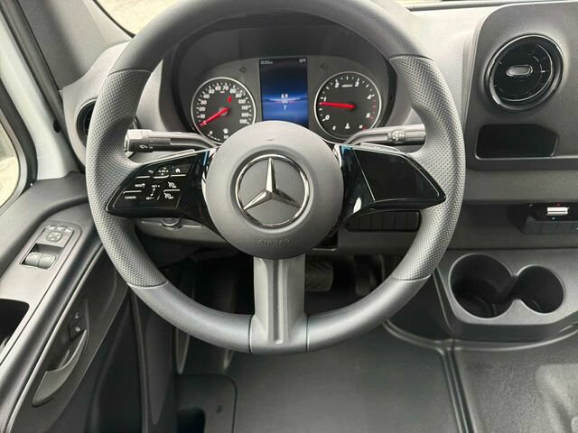 New 2026 Mercedes-Benz Sprinter 2500 image 13