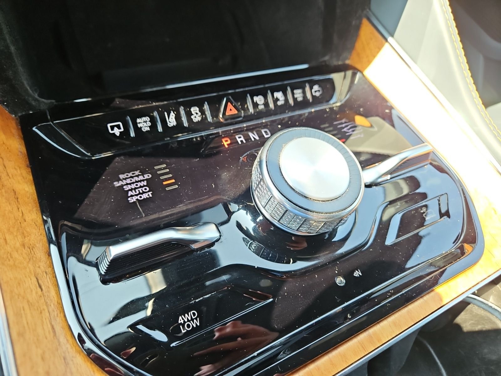 Used 2022 Jeep Grand Wagoneer Series II AWD/4WD image 28