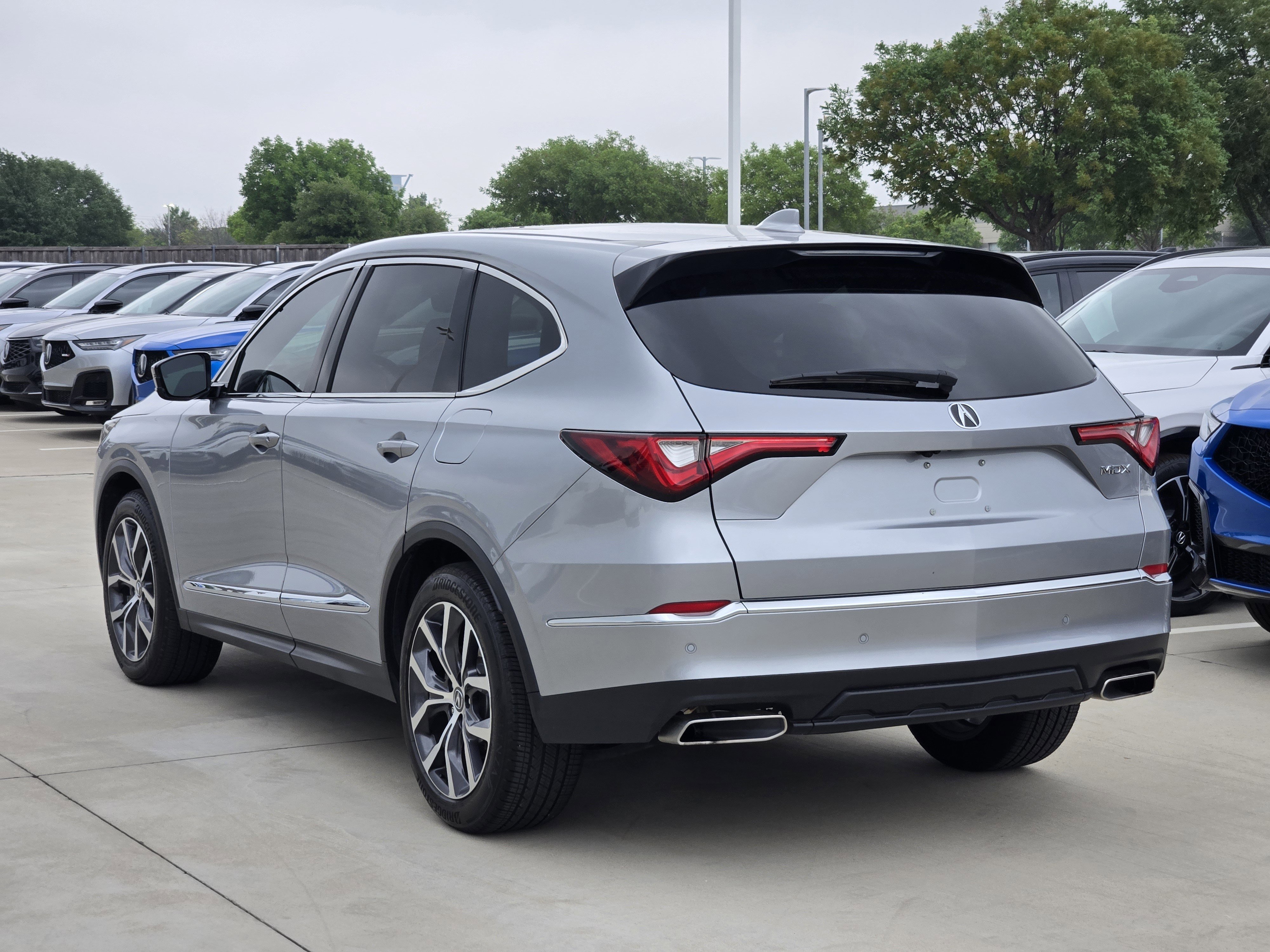 Certified 2024 Acura MDX FWD w/ Technology Package image 3