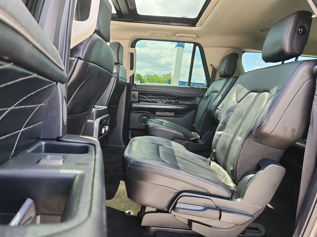 Used 2018 Ford Expedition Max Platinum AWD/4WD image 6