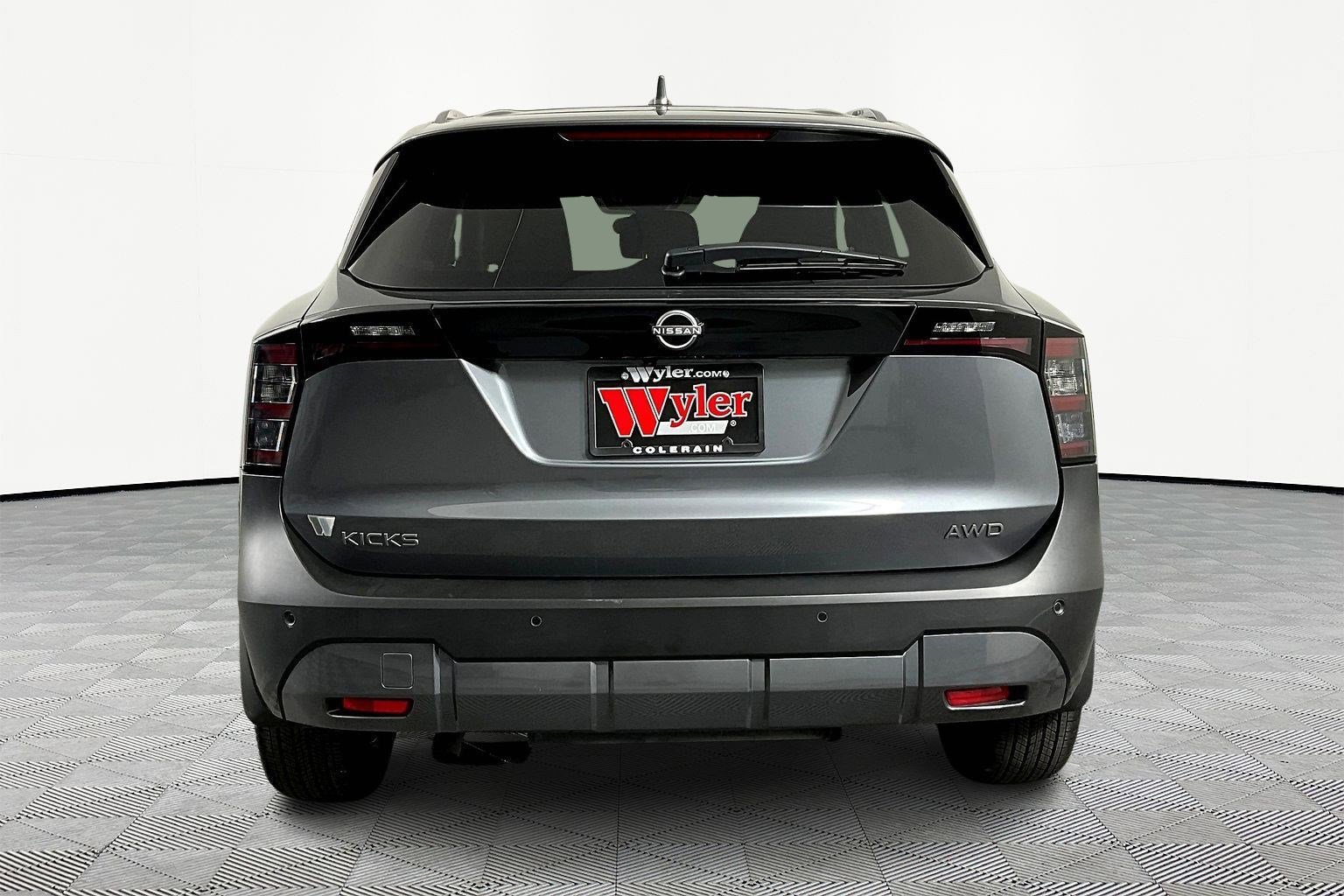 Certified 2025 Nissan Kicks SV w/ SV Premium Package image 5