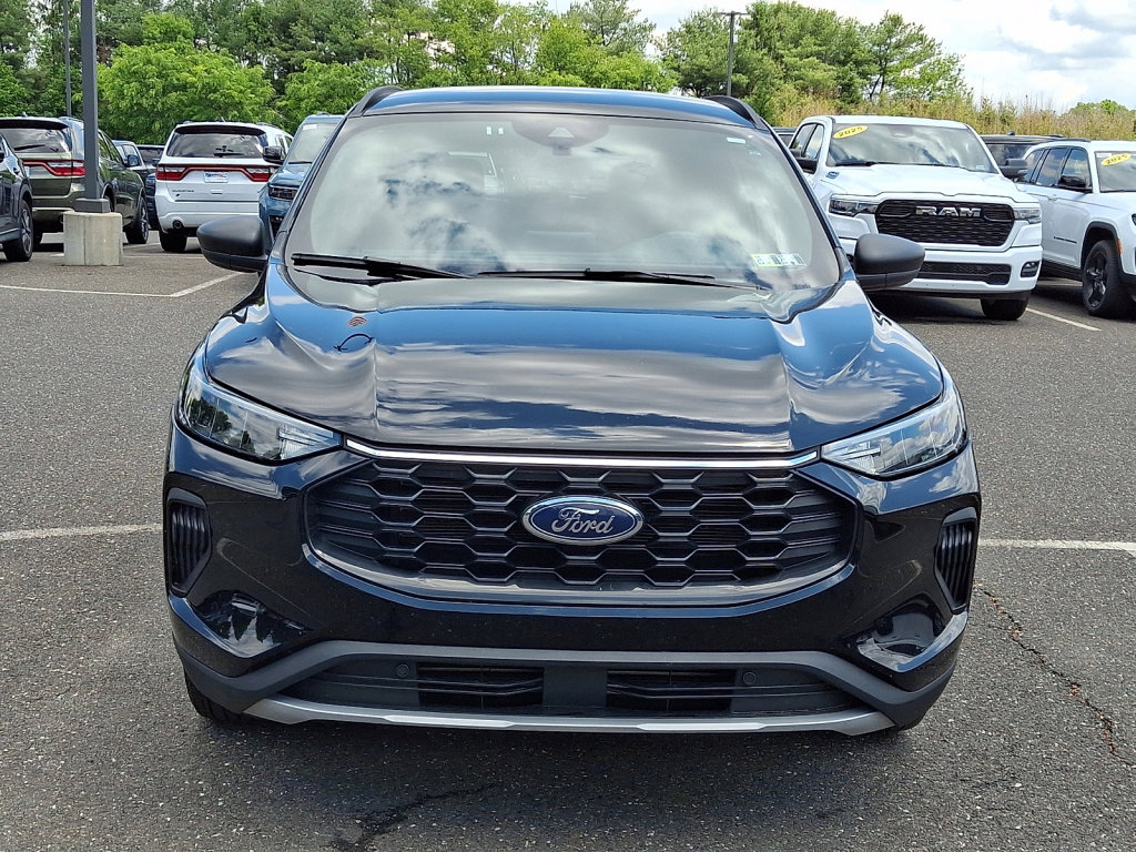 Used 2025 Ford Escape ST-Line AWD/4WD image 8