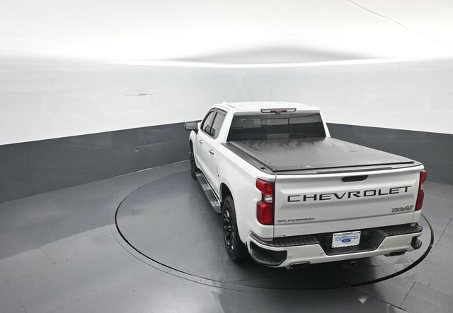 Used 2020 Chevrolet Silverado 1500 High Country w/ Technology Package AWD/4WD image 32