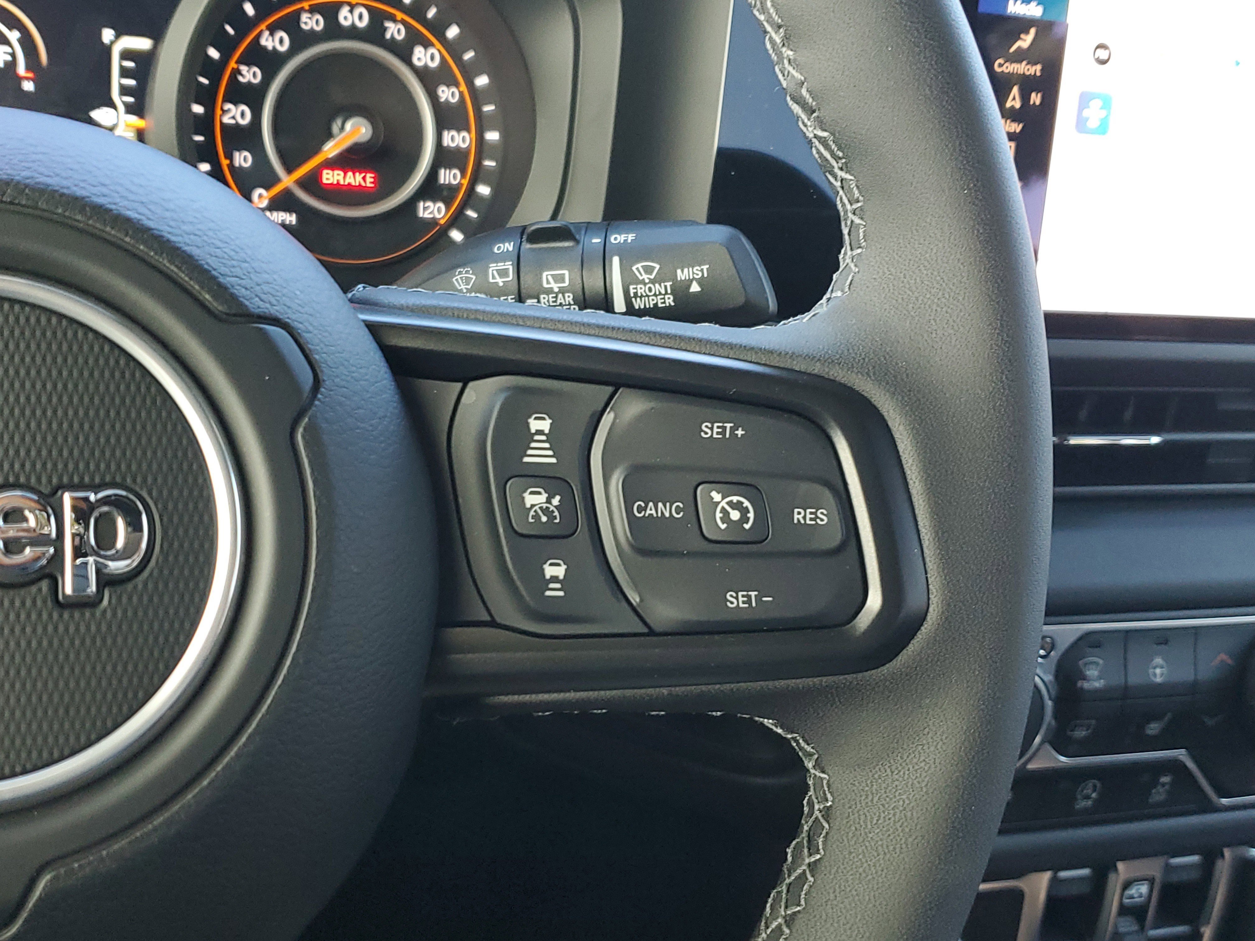 Used 2025 Jeep Wrangler Unlimited Rubicon w/ Safety Group image 25