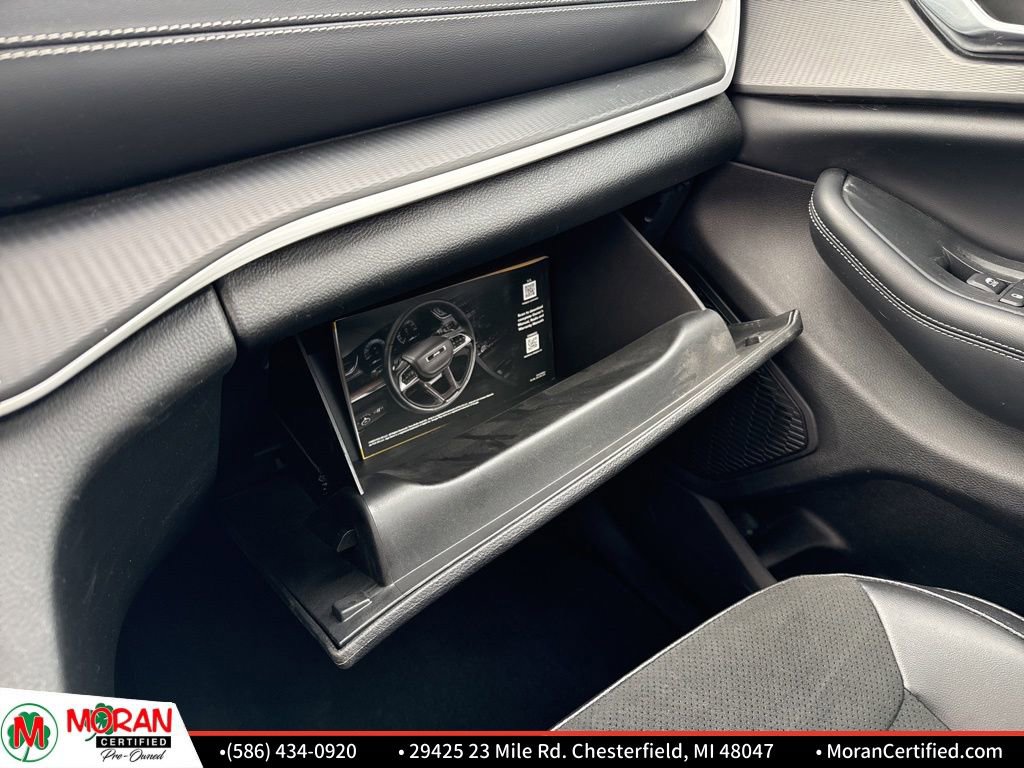 Used 2024 Jeep Grand Cherokee Altitude image 20