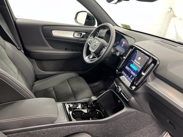 New 2026 Volvo XC40 B5 Ultra w/ Protection Package Premier AWD/4WD image 22